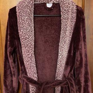 Women’s robe